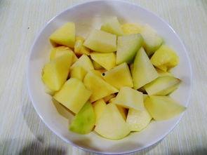 瓜和土豆怎样包着吃,瓜与土豆的独特包食新体验