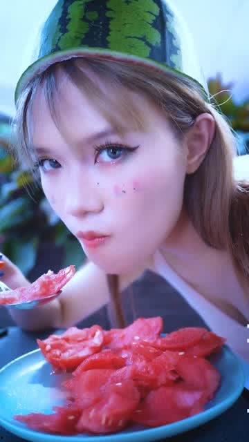 剪头发遇到吃瓜,趣味横生的一天