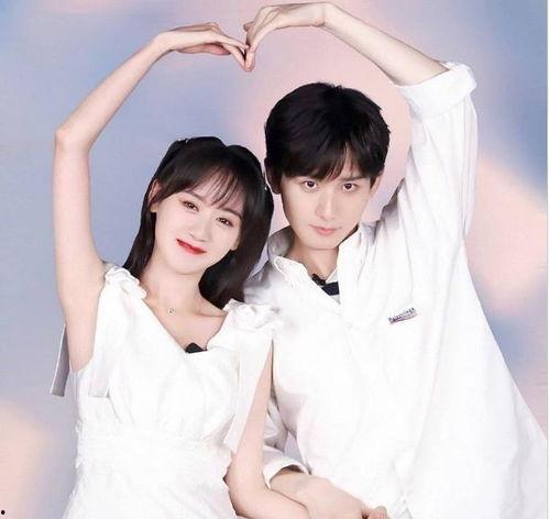 美少女吃瓜记成毅,成毅成焦点，瓜田里的甜蜜邂逅