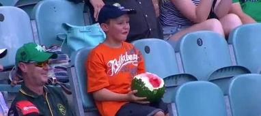 义乌小男孩吃瓜,一瓜成名，瓜香四溢